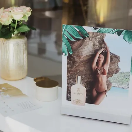 Vrissiana Boutique מלון 4*