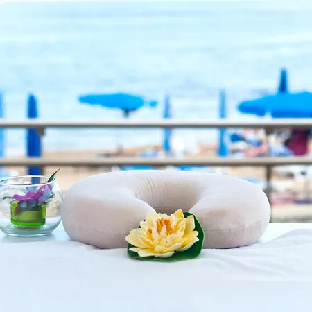 Vrissiana Boutique מלון 4*
